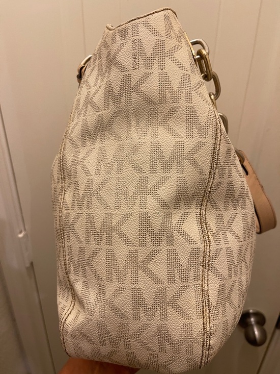 Michael Michael Kors please check all picture of condition - Picture 7 of 17